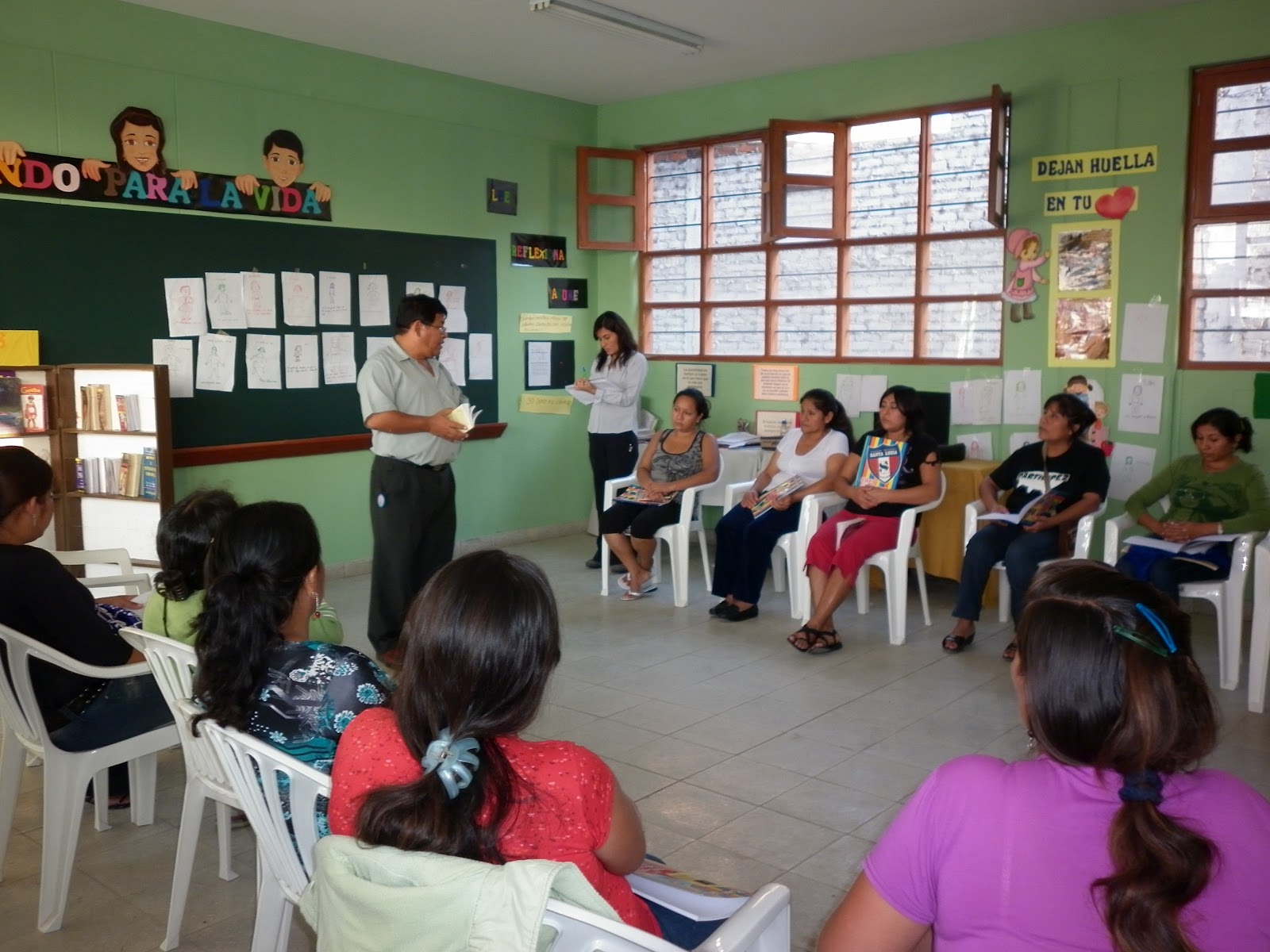 Docente chaqueño practica la "biblioterapia" con sus alumnos para terminar con la violencia escolar