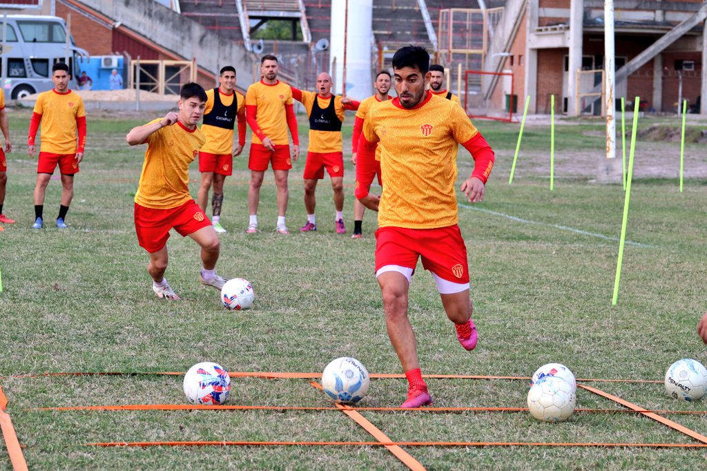 Sarmiento se prepara para el partido de esta tarde