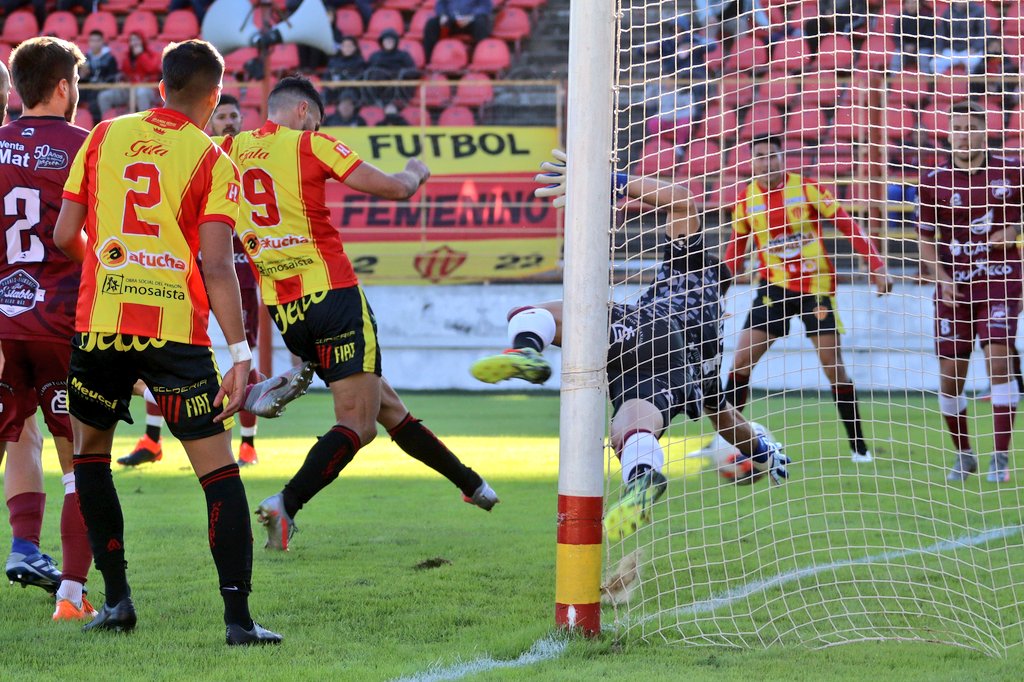 Sarmiento derrotó a Defensores de Ramallo en el Centenario
