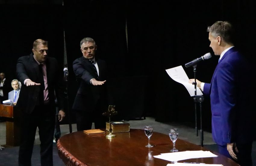 img-El gobernador Zdero tomó juramento a subsecretarios del Ejecutivo y les pidió trabajar 24.7 para resolver los problemas del Chaco