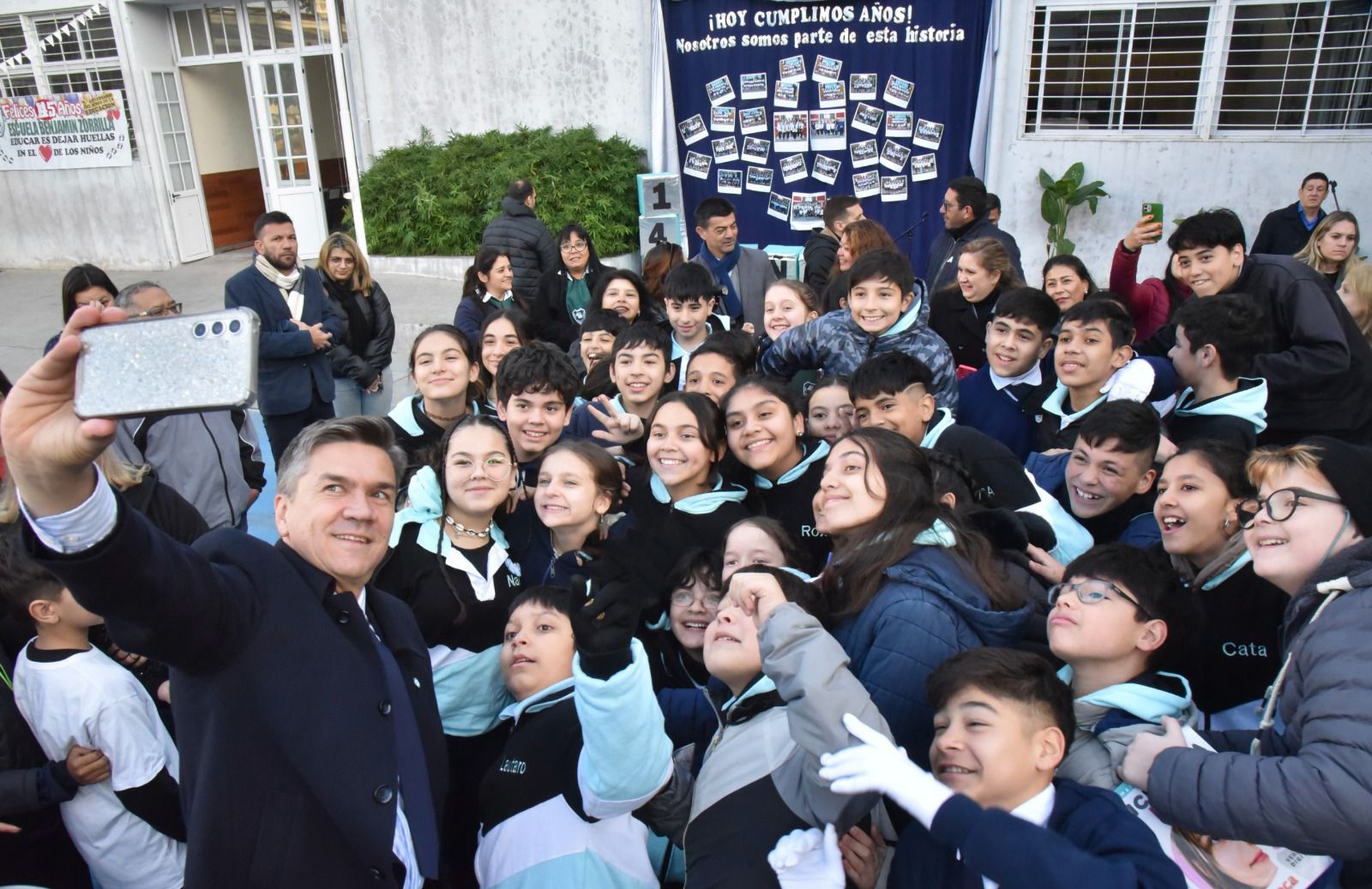 img-Aniversario de la Escuela Nº 1: “Aquí se respira una historia muy rica de la educación”, dijo el gobernador