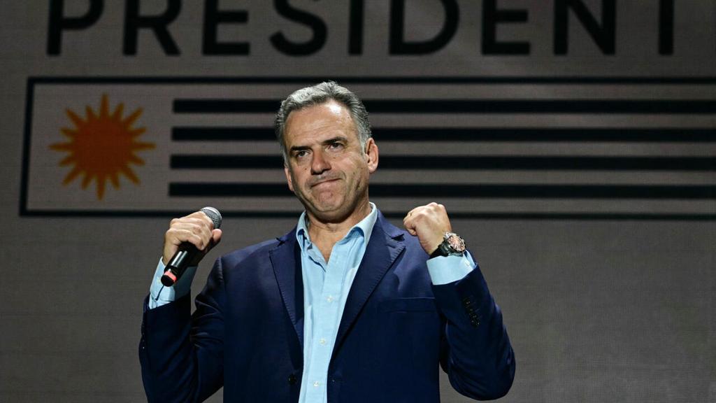 Resultados en Uruguay: Yamandú Orsi se impuso en el balotaje y será el nuevo presidente