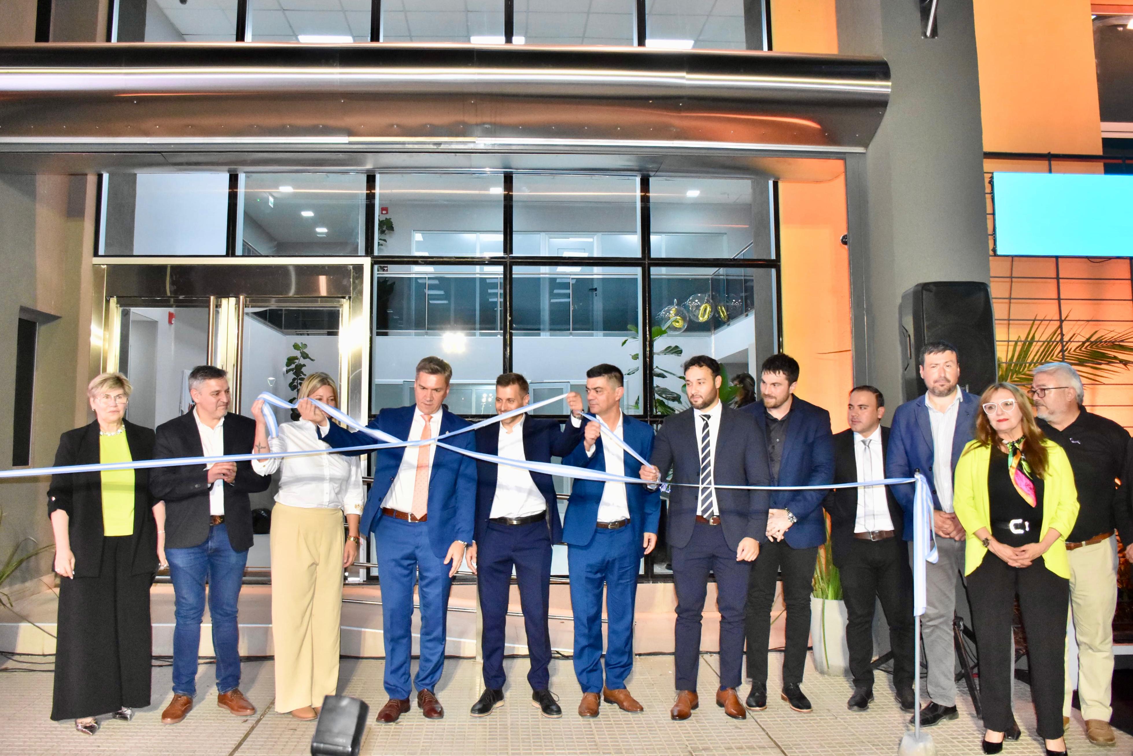 Zdero inauguró el nuevo edificio de oficinas de Lotería Chaqueña