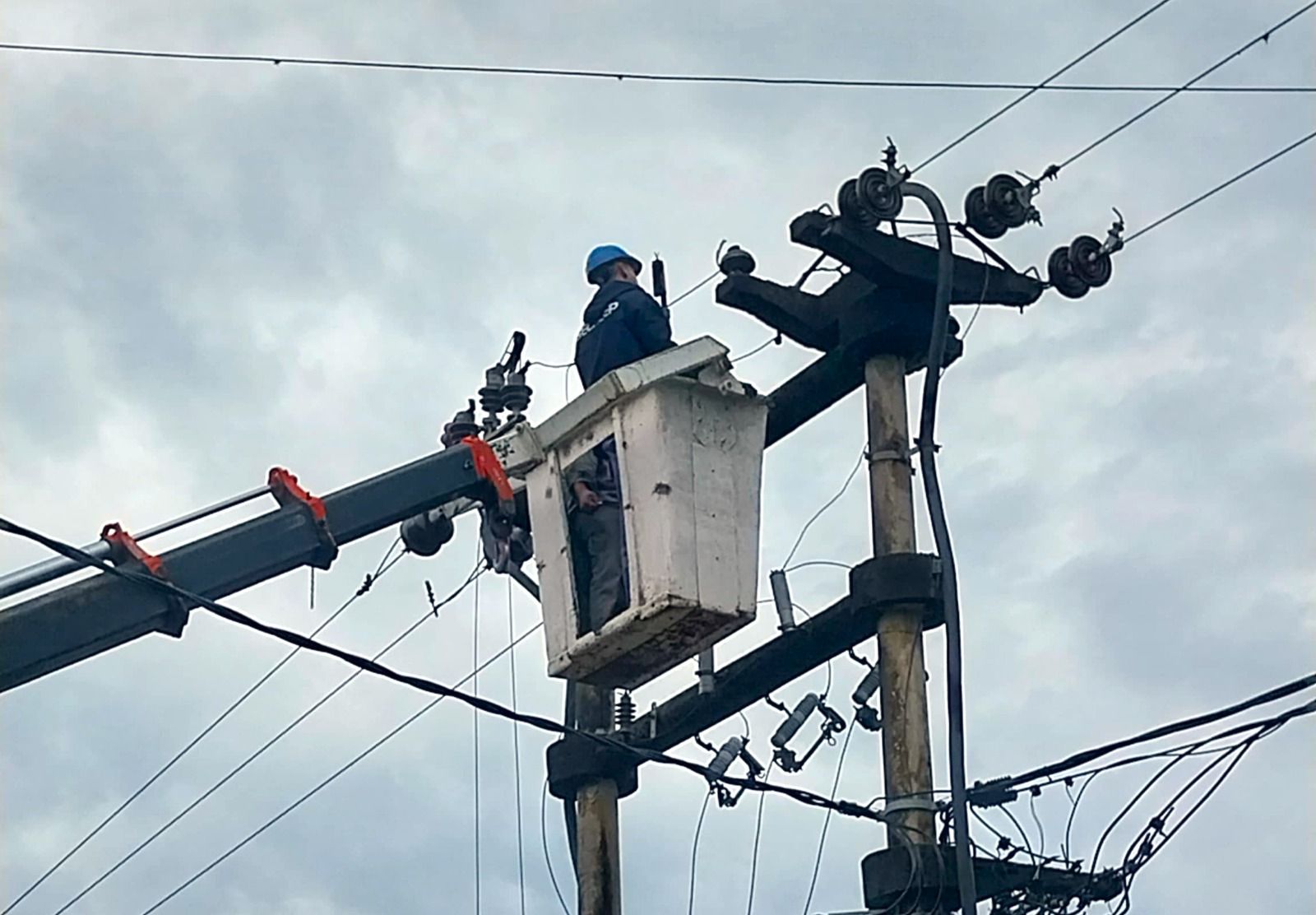 Secheep trabaja para restablecer el servicio en las zonas afectadas por el temporal