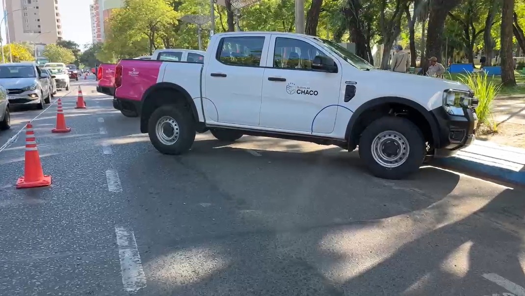 Provincia entregó vehículos y uniformes al personal de SECHEEP