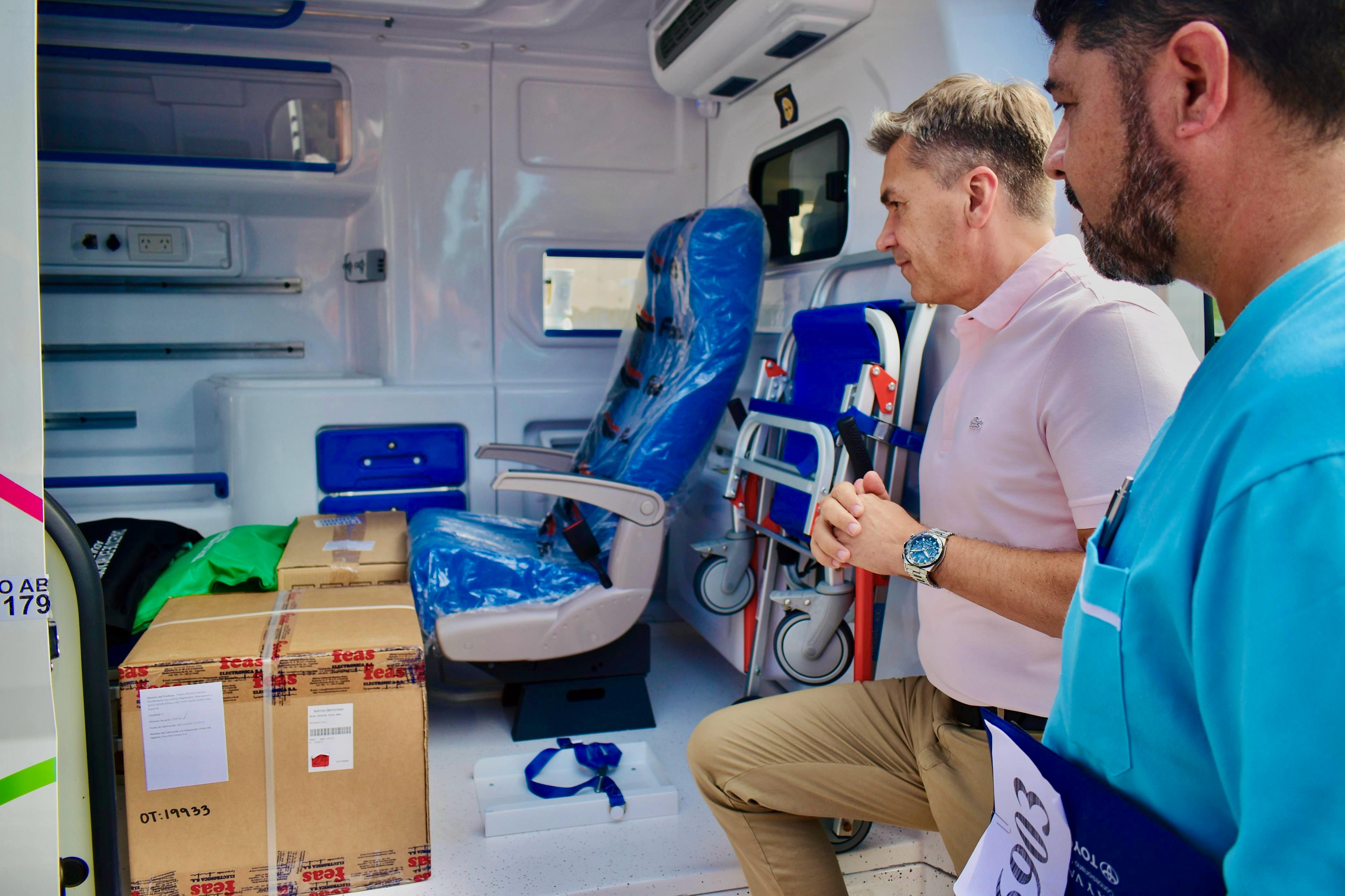 Gral. San Martín: el gobernador Zdero constató el avance de obras del hospital “Félix A. Pértile” y entregó una ambulancia