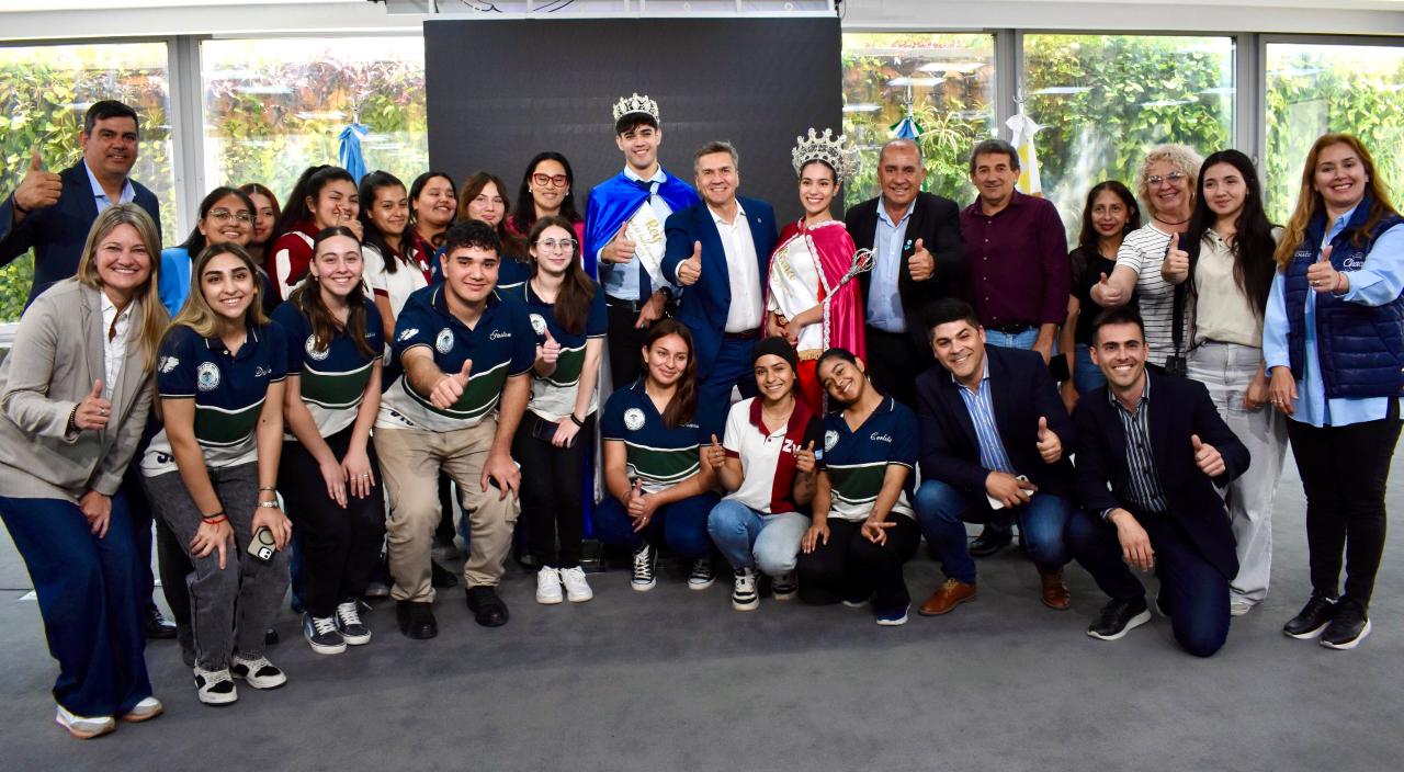 Zdero acompañó el lanzamiento del 68° Desfile de Carrozas Estudiantiles en Las Breñas