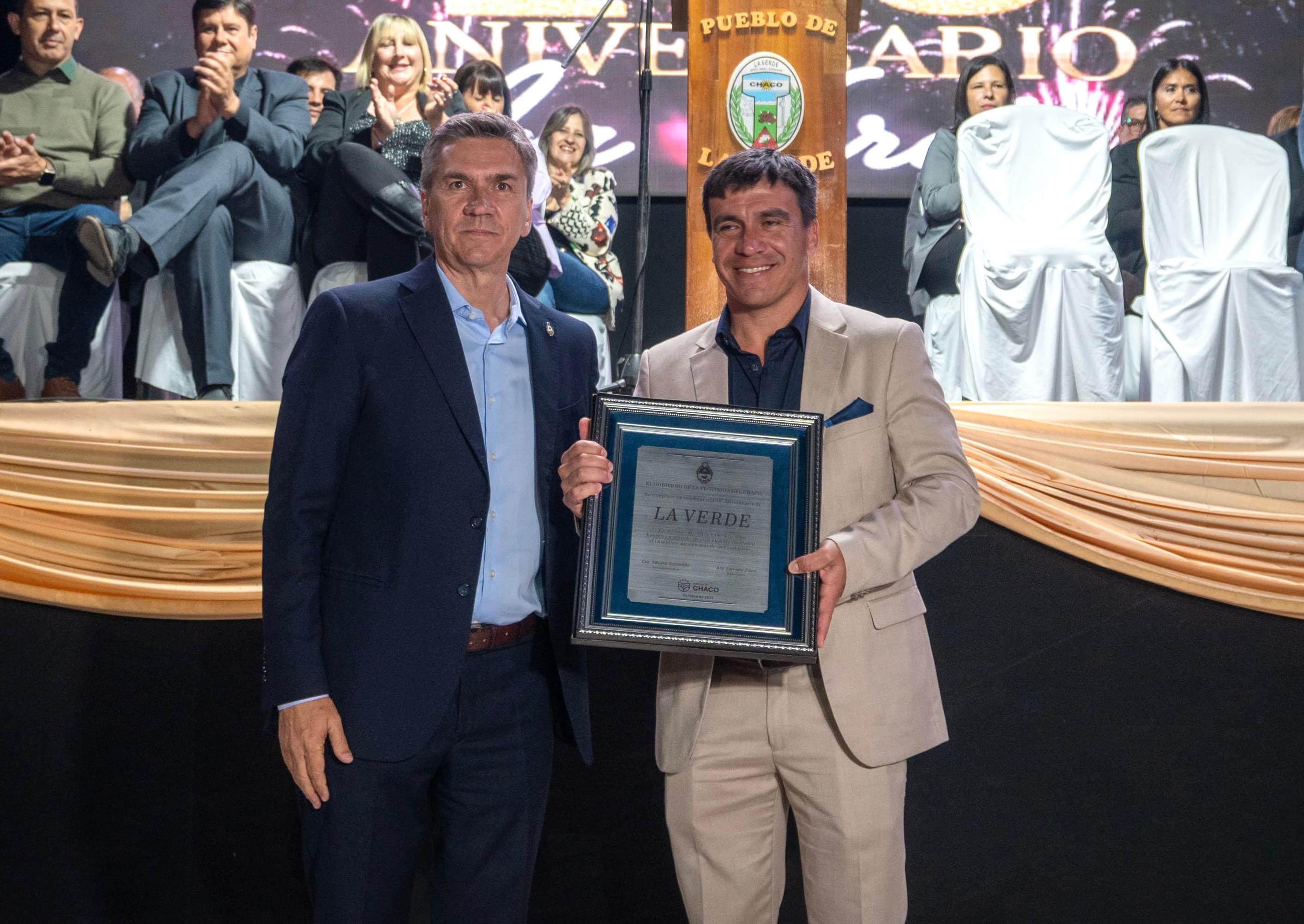 Zdero acompañó el 108° aniversario de La Verde e inauguró la repavimentación de la avenida principal