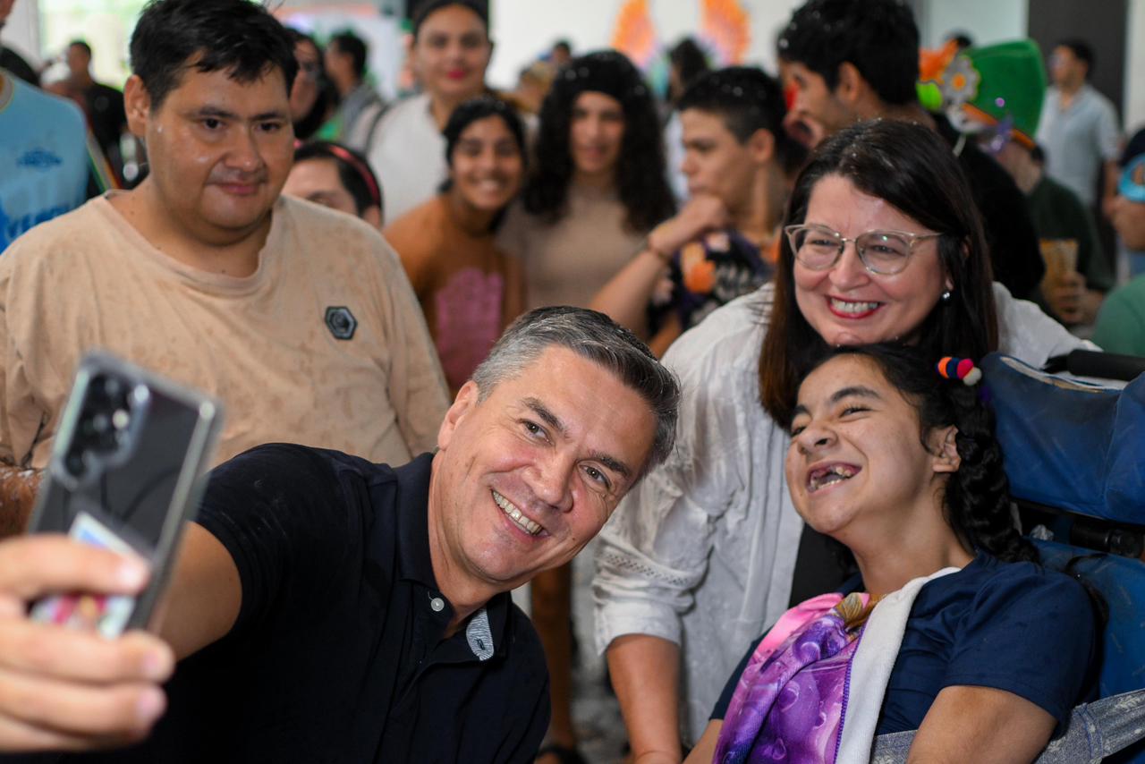 El Gobernador Zdero acompañó la actividad recreativa para personas con discapacidad en el IAD