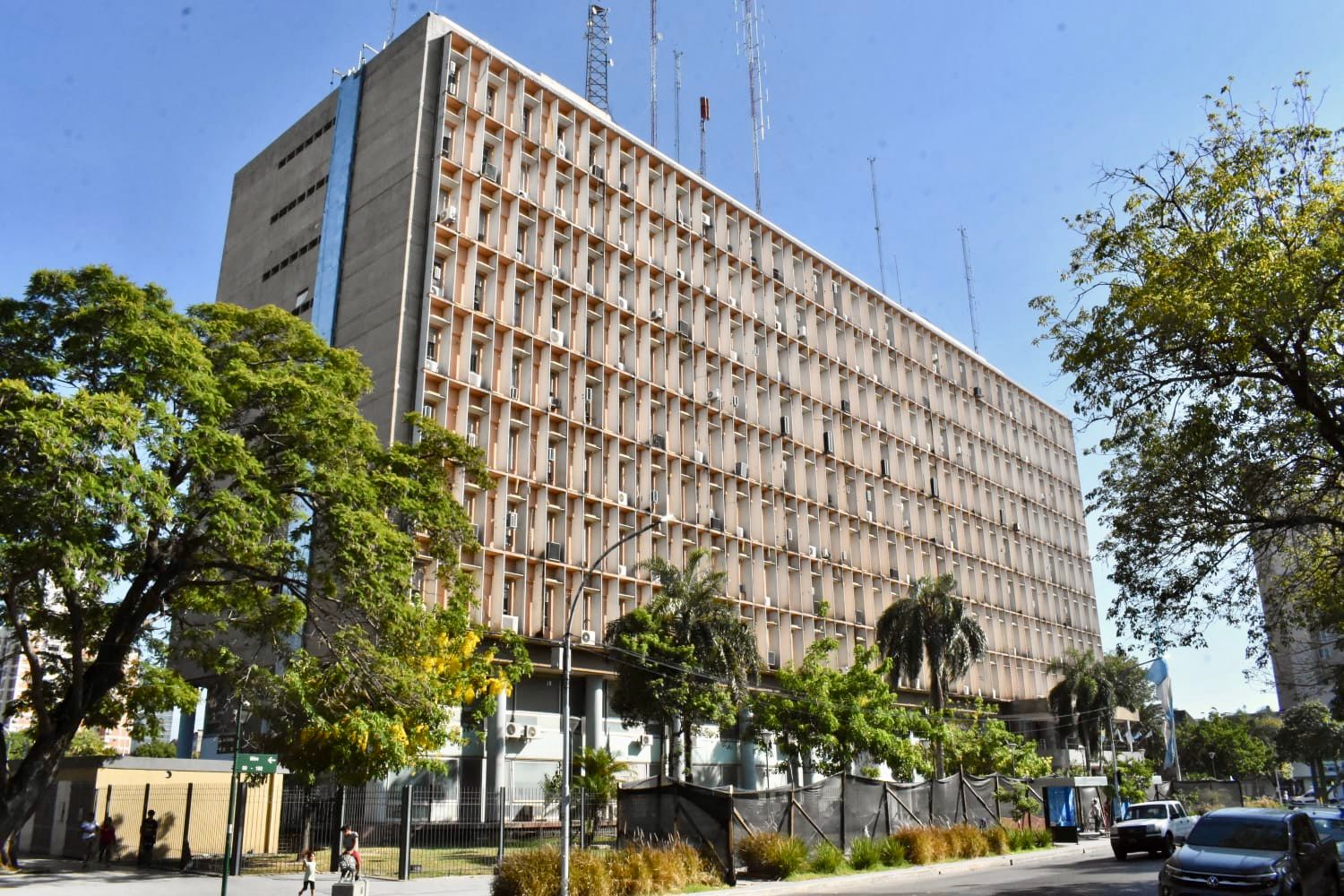 Actualización salarial y esfuerzo provincial en un contexto económico complejo