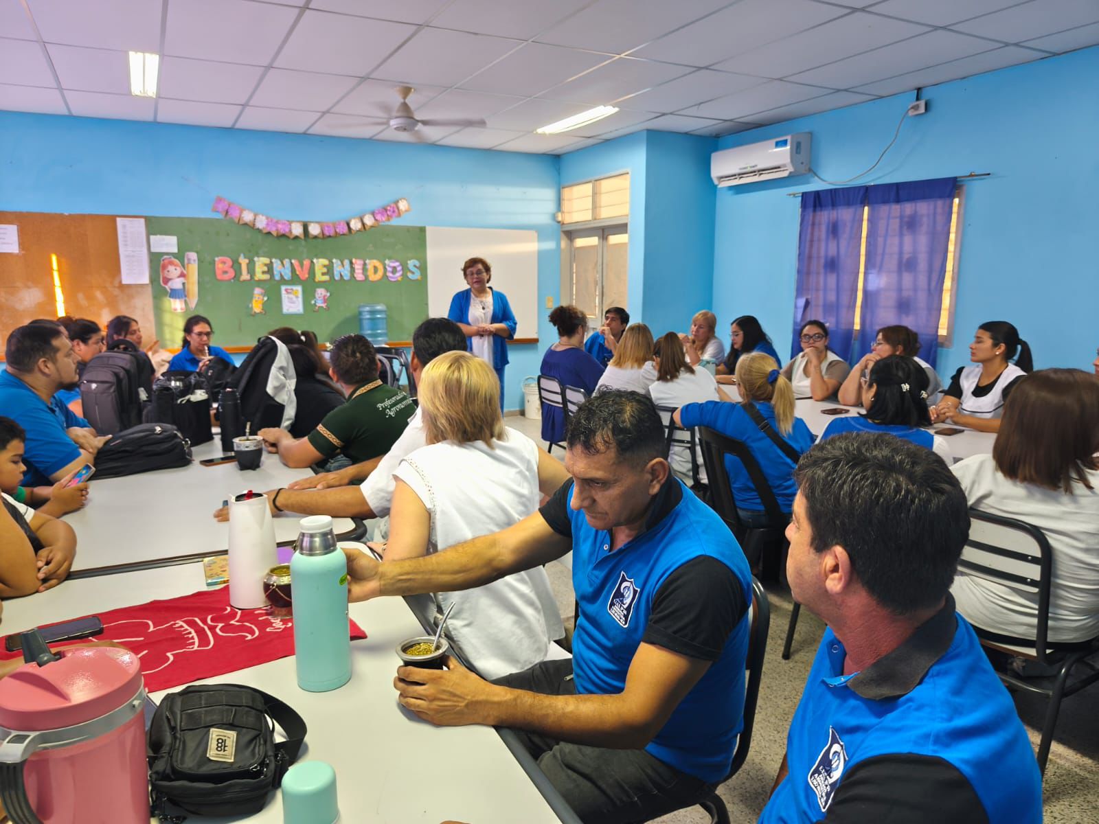 Inicio del ciclo escolar: los docentes volvieron a las escuelas y comienzan las capacitaciones