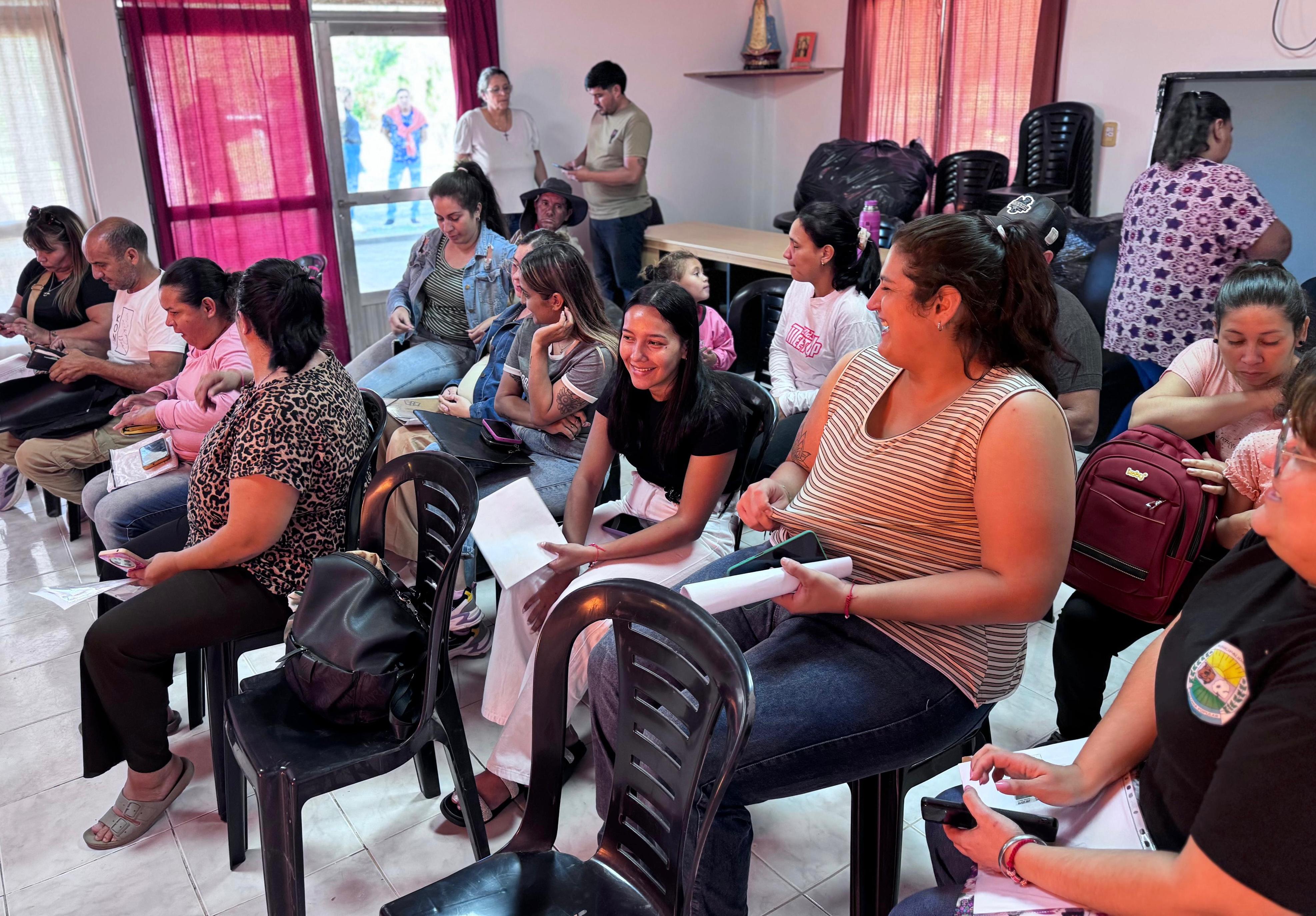 Vecinos de Colonia Popular actualizaron sus datos en un operativo del ipduv