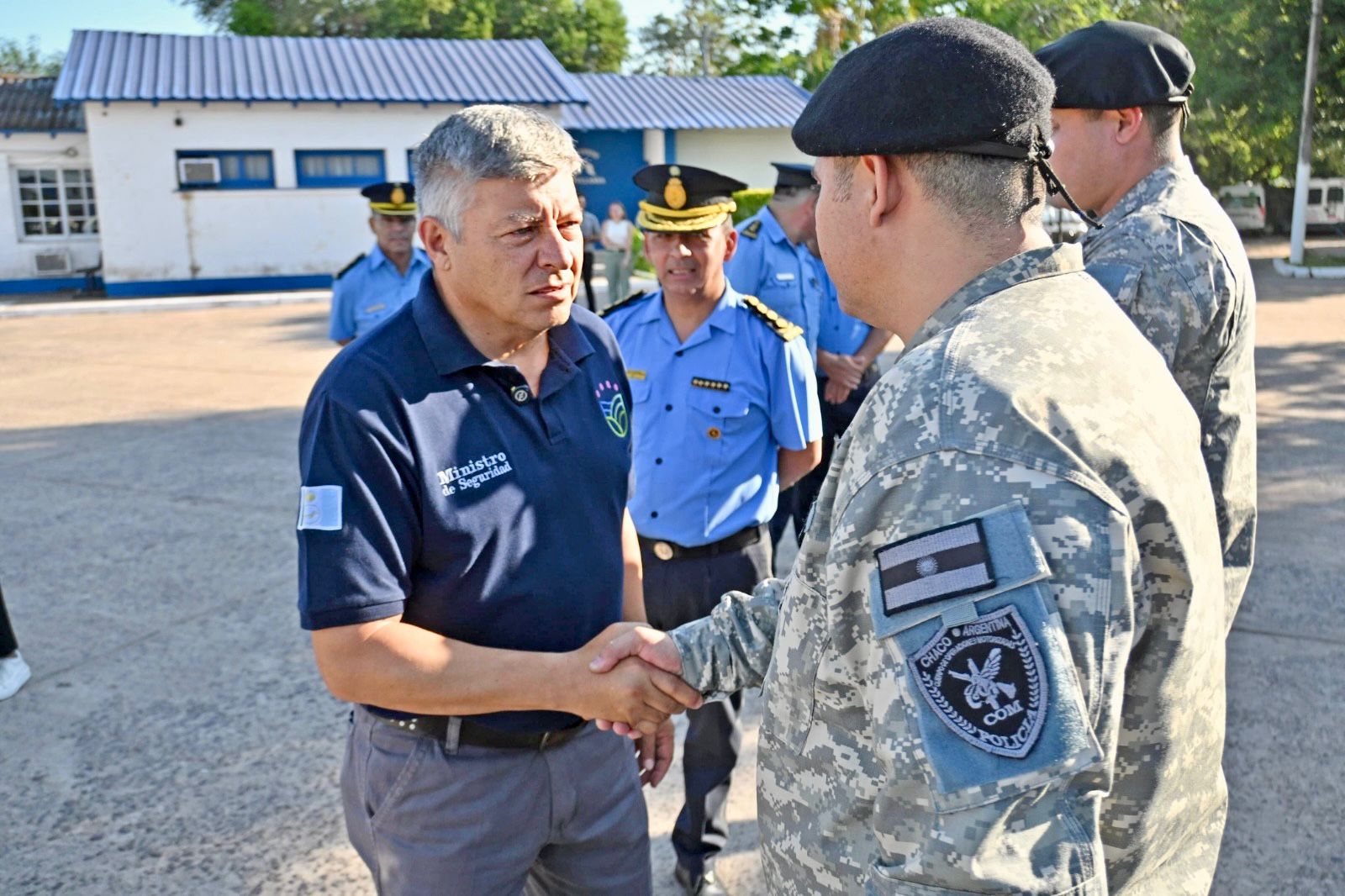 Chaco refuerza la Seguridad: Matkovich entregó nueva camioneta al c.o.m. para el Gran Resistencia