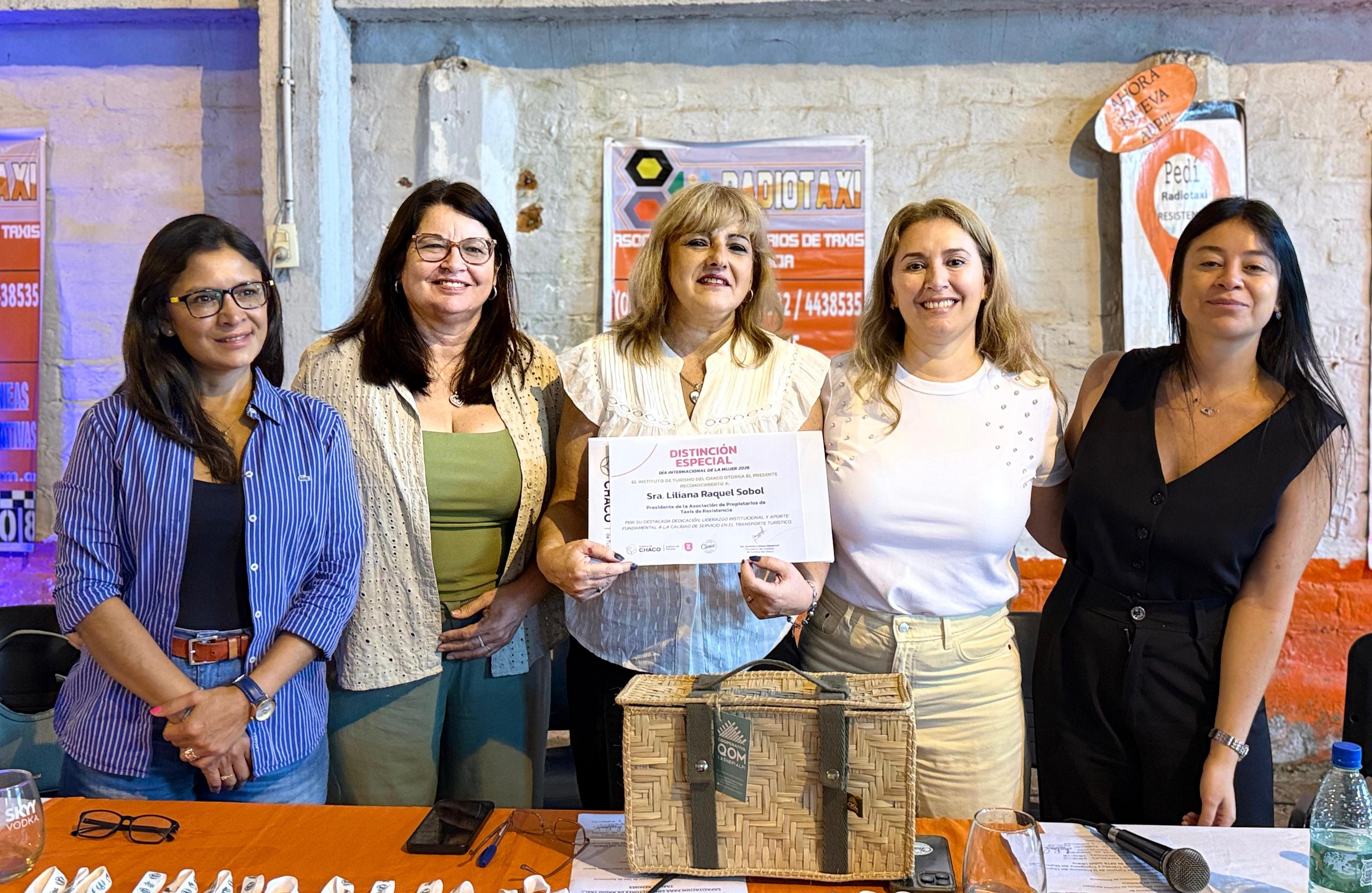 Rumbo a la Bienal 2026: capacitan a taxistas y remiseros como “Buenos Anfitriones” en Resistencia