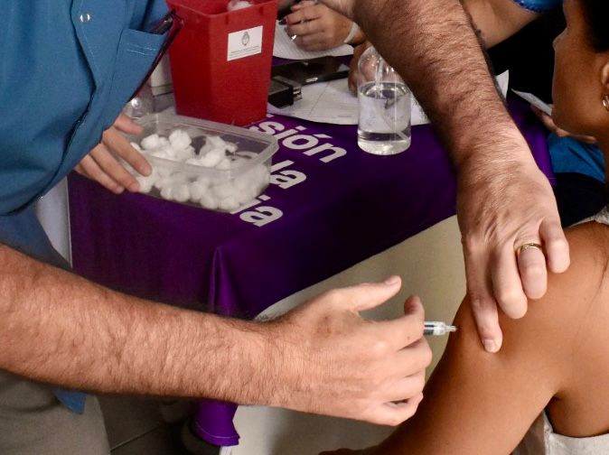 Sede central de insssep: alta concurrencia en la campaña de vacunación antigripal