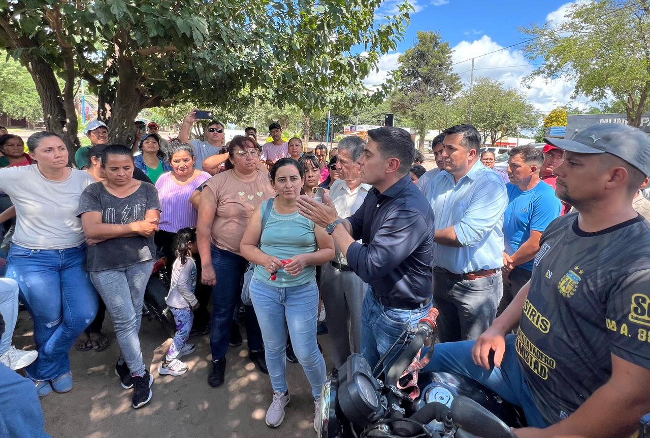 En Miraflores, Ferro llevó tranquilidad a familias del Lote 88 y ratificó que no habrá desalojos