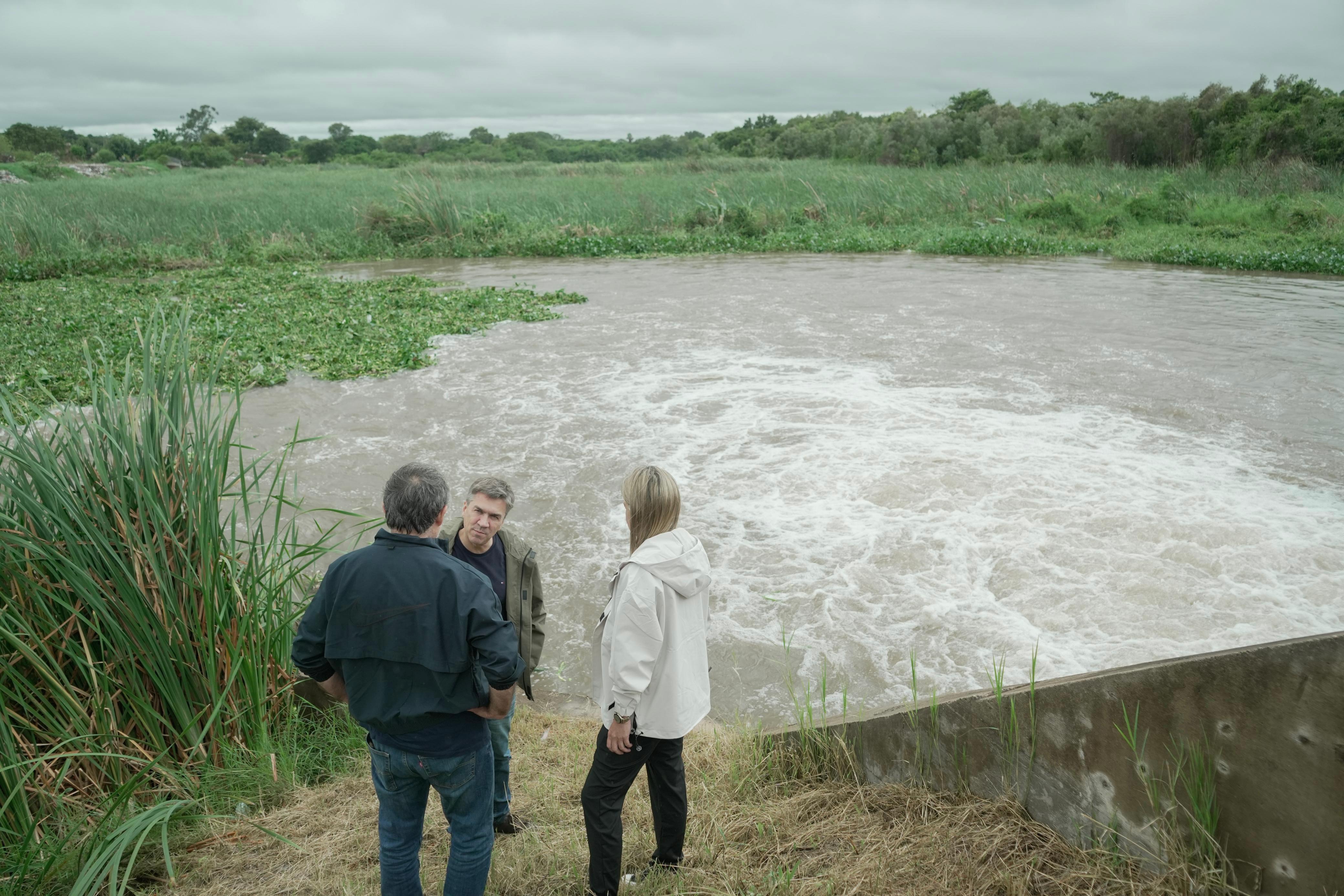 Tras las lluvias: Zdero junto al comité de emergencia verificaron el sistema de drenaje en el Gran Resistencia