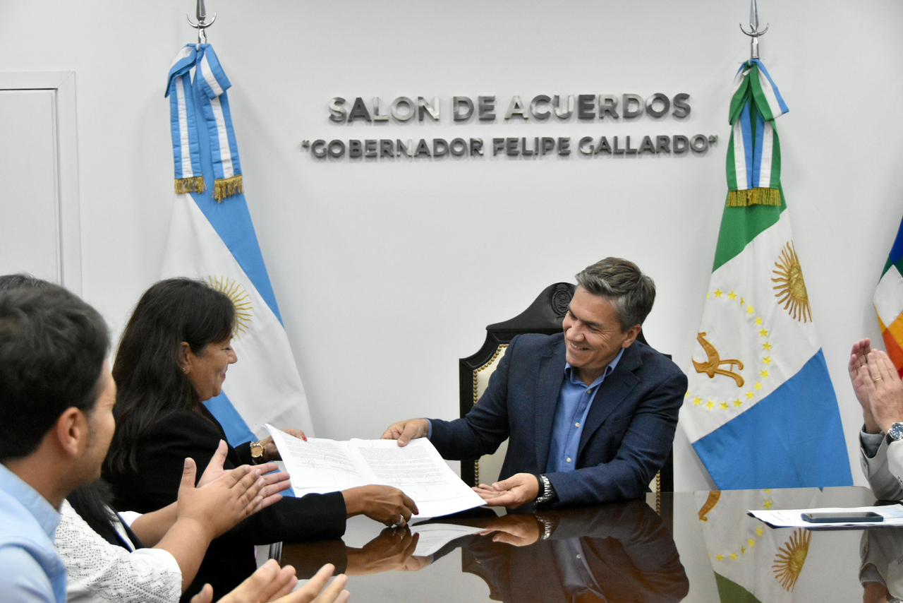 Tras 14 años, se destraba un histórico conflicto: el ipduv concretó la venta de un terreno al Colegio Estrada