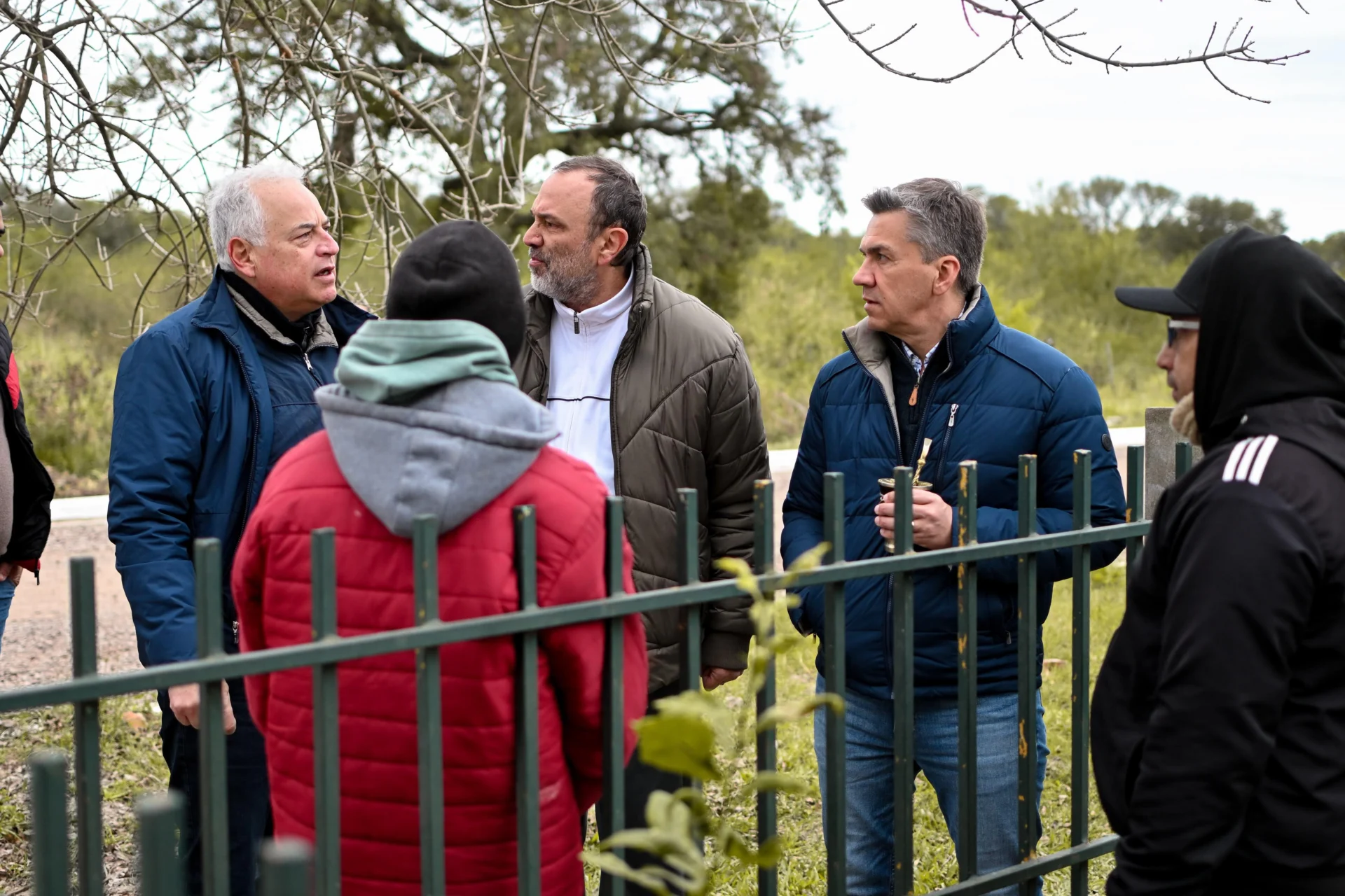 Más conectividad y seguridad: Zdero verificó las obras de ripio, cordón cuneta e iluminación en Puerto Tirol