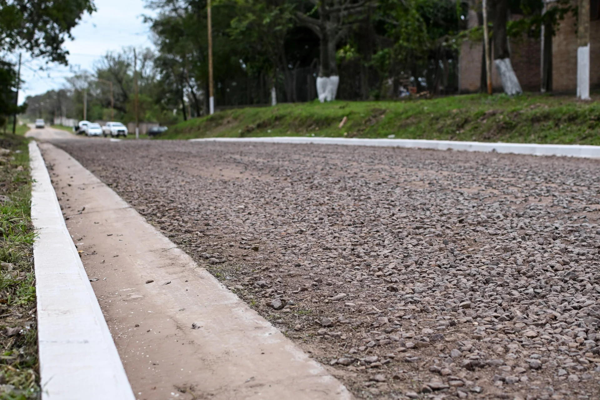 Más conectividad y seguridad: Zdero verificó las obras de ripio, cordón cuneta e iluminación en Puerto Tirol