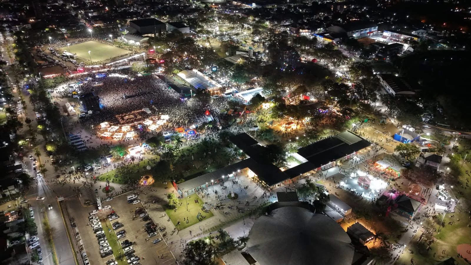 La Bienal del Chaco cerró con 250 mil personas y el show de Abel Pintos