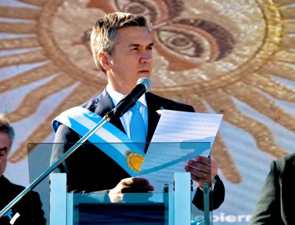 El gobernador del Chaco, Leandro Zdero, confirmó su participación en la  “Argentina Week”,  en París , junto al presidente Javier Milei.