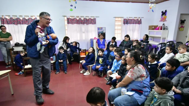 En el marco de la Semana Mundial de la Lactancia Materna, los ministerios de Educación y Salud de la Provincia desarrollan talleres en escuelas del area metropolitana