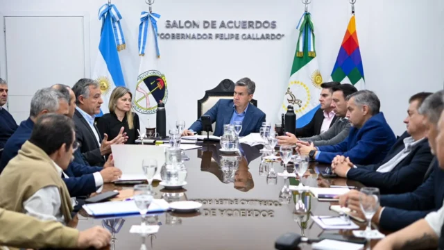 El Gobernador Leandro Zdero reunió a todo el gabinete para fortalecer la prevención ante el fenómeno de el Niño