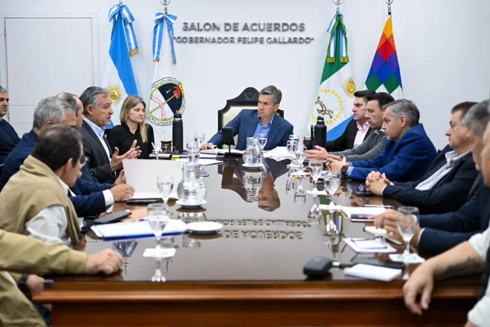 El Gobernador Leandro Zdero reunió a todo el gabinete para fortalecer la prevención ante el fenómeno de el Niño