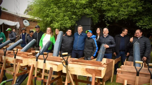 El gobernador Leandro Zdero encabezó en Pampa del Infierno una nueva entrega del programa Ñandé