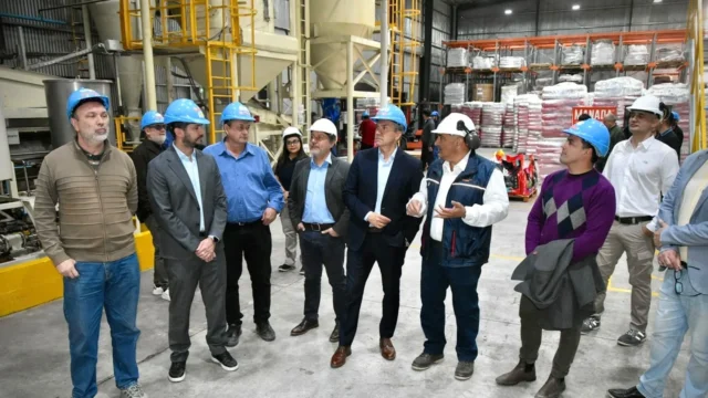El gobernador Leandro Zdero acompaña el crecimiento de la empresa Insuga