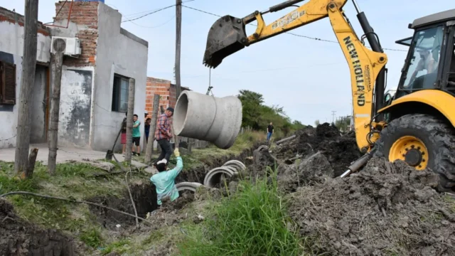 La Municipalidad de Resistencia trabaja en la readecuación hídrica del canal Quijano