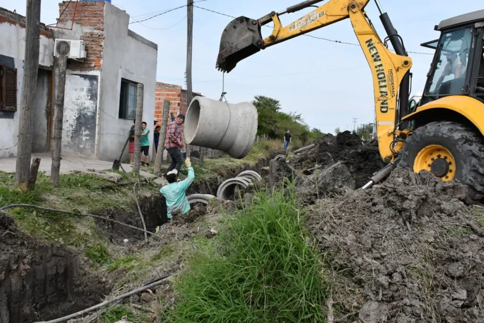 La Municipalidad de Resistencia trabaja en la readecuación hídrica del canal Quijano