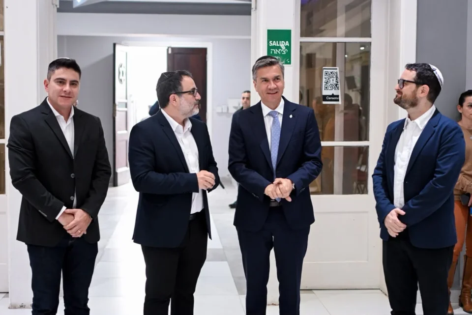 El Gobernador acompañó el encuentro en la Asociación Israelita de Beneficencia de Resistencia