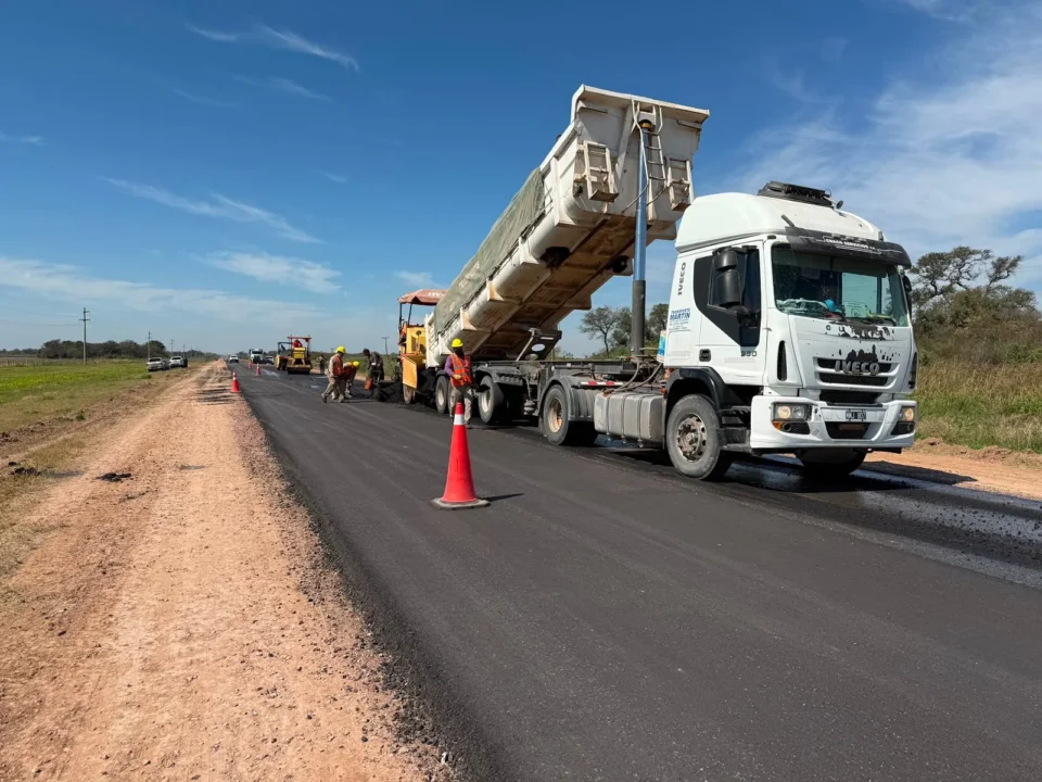El Gobierno del Chaco, , avanza con los trabajos de pavimentación de la Ruta Provincial N° 6