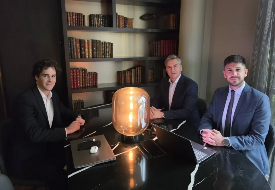 Gracias a la gestión del gobernador Zdero un gigante global del cannabis medicinal pone la mira en la provincia