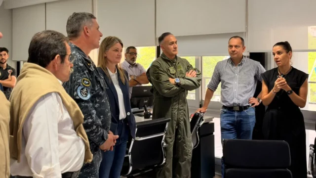 La Armada y Fuerza Aerea ratificaron su presencia en el Chaco para  trabajar junto al gobierno provincial