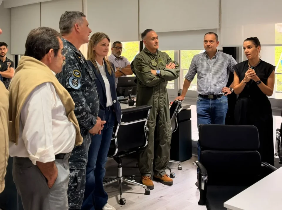 La Armada y Fuerza Aerea ratificaron su presencia en el Chaco para  trabajar junto al gobierno provincial