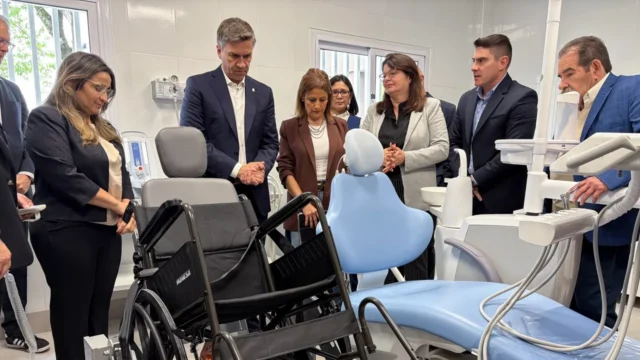 «Los recursos vuelven a la gente»: Zdero encabezó la apertura del Centro Odontológico Santa Apolonia