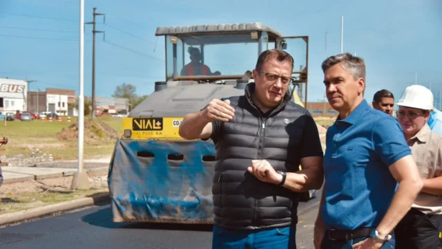 El gobernador supervisó avances de la primera etapa de repavimentación de la avenida Soberanía Nacional- Malvinas.